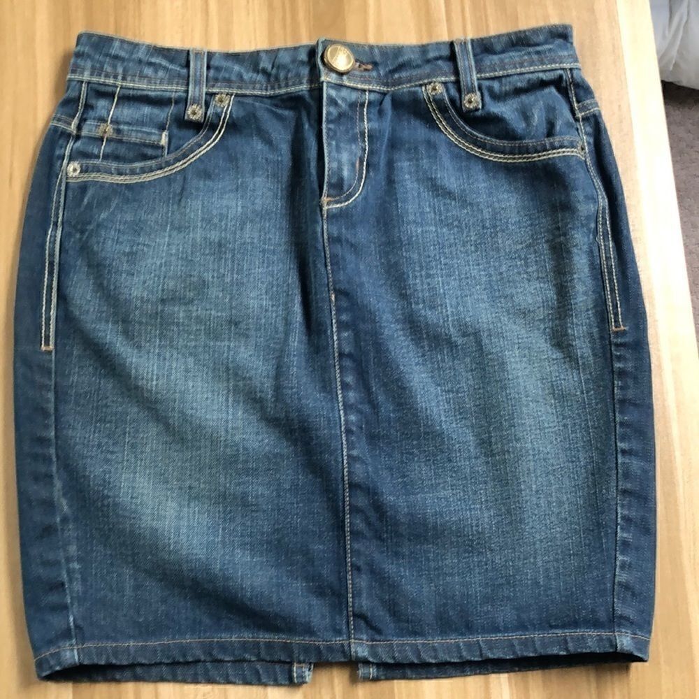 DKNY Jeans skirt.  MIDI size 6